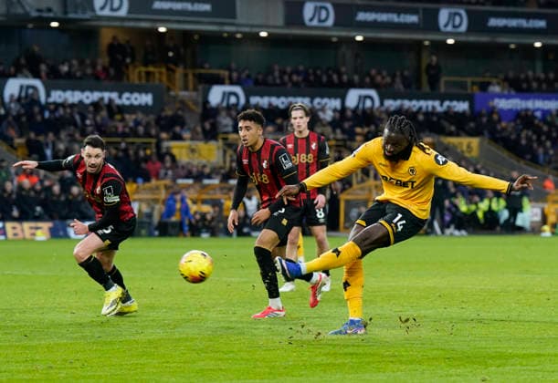 Wolverhampton, England, 31st January 2026. Tolu Arokodare of Wolverhampton Wanderers shoots during the Wolverhampton Wanderers vs AFC Bournemouth Premier League match at Molineux, Wolverhampton. Picture credit should read: Andrew Yates Sportimage EDITORIAL USE ONLY. No use with unauthorised audio, video, data, fixture lists, club league logos or live services. Online in-match use limited to 120 images, no video emulation. No use in betting, games or single club league player publications. SPI_050_AY_Wolves_Bmouth SPI-4493-0051