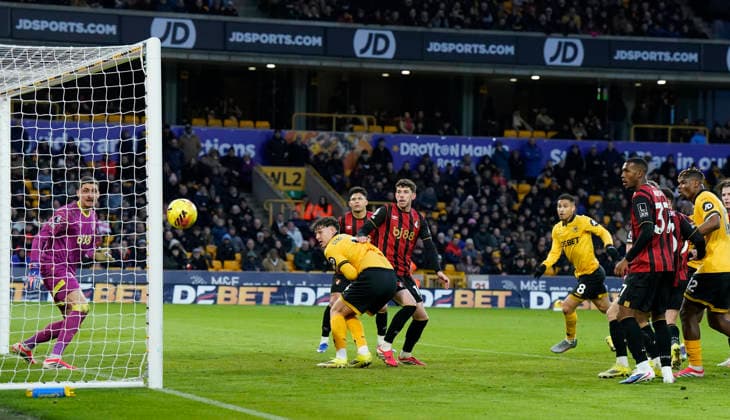 Wolverhampton, England, 31st January 2026. Wolves hit the post during the Wolverhampton Wanderers vs AFC Bournemouth Premier League match at Molineux, Wolverhampton. Picture credit should read: Andrew Yates Sportimage EDITORIAL USE ONLY. No use with unauthorised audio, video, data, fixture lists, club league logos or live services. Online in-match use limited to 120 images, no video emulation. No use in betting, games or single club league player publications. SPI_053_AY_Wolves_Bmouth SPI-4493-0048