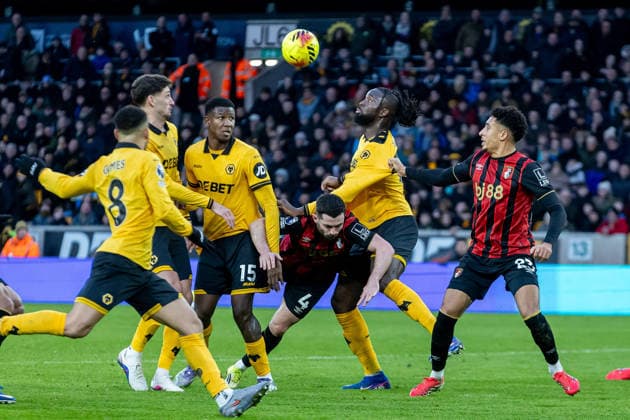 Wolverhampton Wanderers v Bournemouth, Premier League Wolverhampton Wanderers forward Tolu Arokodare (14) battles for possession during the Premier League match between Wolverhampton Wanderers and Bournemouth at Molineux, Wolverhampton, UK on 31 January 2026. Wolverhampton Molineux West Midlands UK Editorial use only DataCo restrictions apply See www.football-dataco.com , Copyright: xManjitxNarotrax PSI-23661-0038