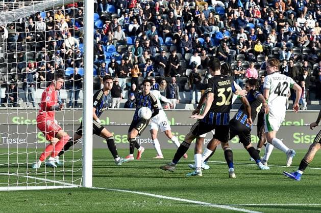 CALCIO - Serie A - Pisa SC vs US Sassuolo Antonio Caracciolo (Pisa) owngoal during Pisa SC vs US Sassuolo, Italian soccer Serie A match in Pisa, Italy, January 31 2026 Pisa Italy  Copyright: xIPAxSport ABACAx