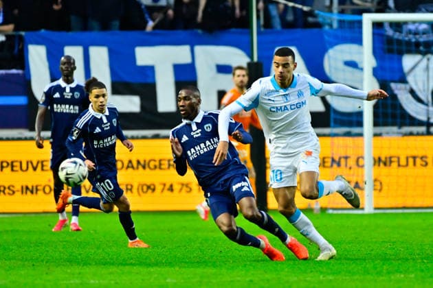 FOOTBALL : Paris FC vs Marseille - Ligue 1 - 31 01 2026 Alimami GORY ( 7 - PFC ) and Mason Greenwood ( 10 - Olympique Marseille ) during the Ligue 1 match between Paris FC and Olympique de Marseille at Stade Jean Bouin on January 31, 2026 in Paris, France. ( Photo by Federico Pestellini PsnewZ ) - ParisFrance  Copyright: xFedericoxPestellinix