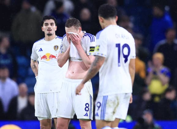 Leeds, England, 31st January 2026. Dejected Sean Longstaff of Leeds United during the Leeds United vs Arsenal Premier League match at Elland Road, Leeds. Picture credit should read: Jessica Hornby Sportimage EDITORIAL USE ONLY. No use with unauthorised audio, video, data, fixture lists, club league logos or live services. Online in-match use limited to 120 images, no video emulation. No use in betting, games or single club league player publications. SPI_084_JH_LEEDS_ARSENAL SPI-4494-0081