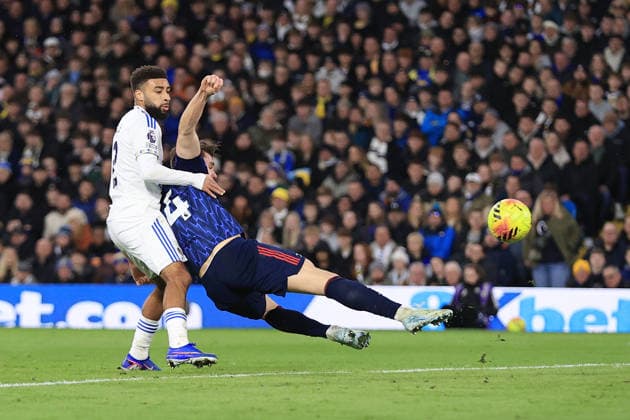 Football - Premier League - Leeds United v Arsenal 31st January 2026 - Premier League - Leeds United v Arsenal - Viktor Gyokeres of Arsenal scores their 3rd goal - Photo: Simon Stacpoole Offside. Leeds UK Copyright: xSimonxStacpoolexOffside