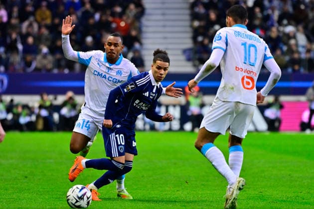 FOOTBALL : Paris FC vs Marseille - Ligue 1 - 31 01 2026 Ilan KEBBAL ( 10 - PFC ) and Igor Paixao ( 14 - Olympique Marseille ) during the Ligue 1 match between Paris FC and Olympique de Marseille at Stade Jean Bouin on January 31, 2026 in Paris, France. ( Photo by Federico Pestellini PsnewZ ) - ParisFrance  Copyright: xFedericoxPestellinix