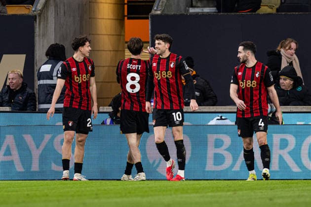 31st January 2026; Molineux Stadium, Wolverhampton, West Midlands, England; Premier League Football, Wolverhampton Wanderers versus Bournemouth; Alex Scott of AFC Bournemouth celebrates with his team after scoring in the 1st minute of added time in the second half to make the score 0-2  GodfreyxPitt Content restricted for UK based newspaper