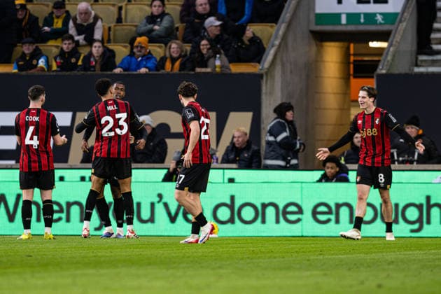 31st January 2026; Molineux Stadium, Wolverhampton, West Midlands, England; Premier League Football, Wolverhampton Wanderers versus Bournemouth; Alex Scott of AFC Bournemouth celebrates with his team after scoring in the 1st minute of added time in the second half to make the score 0-2  GodfreyxPitt Content restricted for UK based newspaper