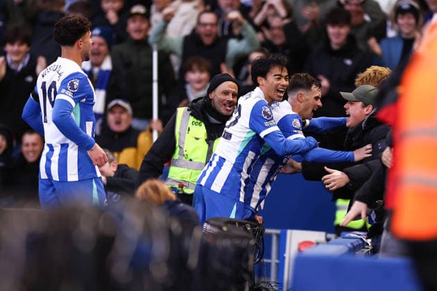 Brighton and Hove Albion v Everton 31 January 2026, Brighton - Premier League Football - Brighton and Hove Albion v Everton - Pascal Gross of Brighton & Hove Albion celebrates their first goal with the fans - Photo: Jacques Feeney Offside. Brighton UK Copyright: xJacquesxFeeneyx xOffsidexOffside