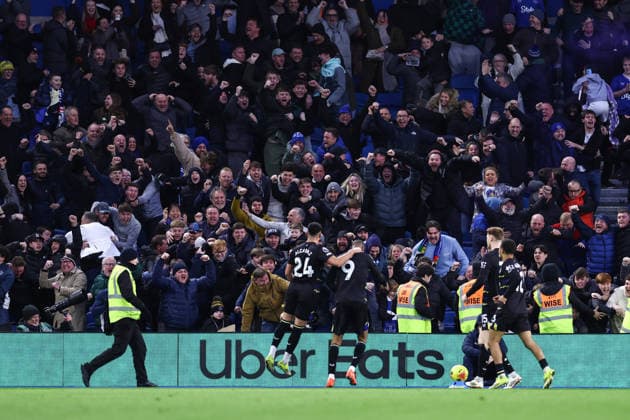 Brighton and Hove Albion v Everton 31 January 2026, Brighton - Premier League Football - Brighton and Hove Albion v Everton - Beto of Everton celebrates their first goal with the fans - Photo: Jacques Feeney Offside. Brighton UK Copyright: xJacquesxFeeneyx xOffsidexOffside