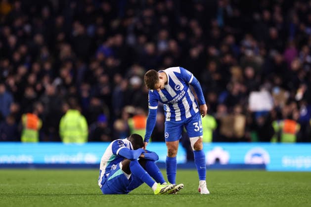 Brighton and Hove Albion v Everton 31 January 2026, Brighton - Premier League Football - Brighton and Hove Albion v Everton - Yankuba Minteh of Brighton & Hove Albion reacts at full time while being consoled by Joel Veltman of Brighton & Hove Albion - Photo: Jacques Feeney Offside. Brighton UK Copyright: xJacquesxFeeneyx xOffsidexOffside
