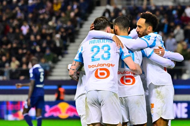 FOOTBALL : Paris FC vs Marseille - Ligue 1 - 31 01 2026 Pierre Emerick Aubameyang ( 97 - Olympique Marseille ) celebrates with teammates during the Ligue 1 match between Paris FC and Olympique de Marseille at Stade Jean Bouin on January 31, 2026 in Paris, France. ( Photo by Federico Pestellini PsnewZ ) - ParisFrance  Copyright: xFedericoxPestellinix