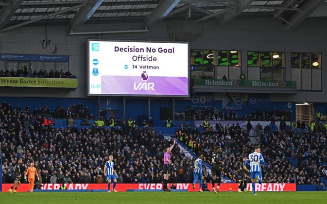 VAR check during the Premier League match between Brighton and Hove Albion and Everton at the American Express Stadium, Brighton UK - Saturday 31st January 2026 Brighton v Everton Premier League Football, Amex Stadium, Sussex, UK - 31 Jan 2026Brighton Amex Stadium Sussex United Kingdom Editorial use only. No merchandising. For Football images FA and Premier League restrictions apply inc. no internet mobile usage without FAPL license - for details contact Football Dataco  Copyright: xLizxFinlayson TPI Shutterstockx 16497437bc