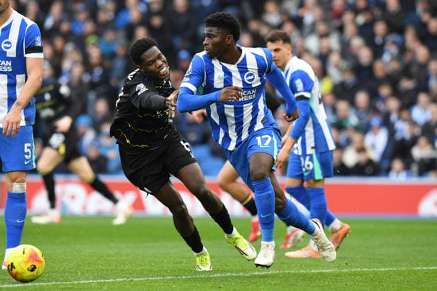Brighton and Hove Albion v Everton, Premier League Thierno Barry Forward of Everton FC attempts to stop Carlos Baleba Midfielder of Brighton and Hove Albion during the Premier League match between Brighton and Hove Albion and Everton at the American Express Stadium, Brighton and Hove, UK on 31 January 2026. Brighton and Hove American Express Stadium East Sussex UK Editorial use only DataCo restrictions apply See www.football-dataco.com , Copyright: xJeffxMoodx PSI-23658-0066