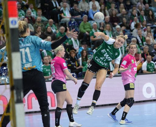 Handball I Frauen I Saison 2025-2026 I 1. HBF I 15. Spieltag I VFL Oldenburg - SV Union Halle-Neustadt I 31.01.2026 Joanna Granicka (21, VfL Oldenburg) gegen Ela Szott (71, SV Union Halle-Neustadt) Oldenburg Kleine EWE-Arena Niedersachsen Deutschland Copyright: xLobeca JonasxBoningx