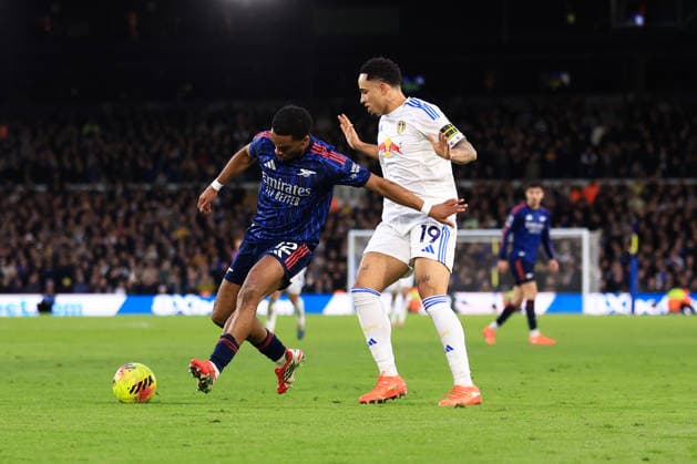 Leeds, England, 31st January 2026. Jurrien Timber of Arsenal is challenged by Noah Okafor of Leeds United during the Leeds United vs Arsenal Premier League match at Elland Road, Leeds. Picture credit should read: Jessica Hornby Sportimage EDITORIAL USE ONLY. No use with unauthorised audio, video, data, fixture lists, club league logos or live services. Online in-match use limited to 120 images, no video emulation. No use in betting, games or single club league player publications. SPI_096_JH_LEEDS_ARSENAL SPI-4494-0099