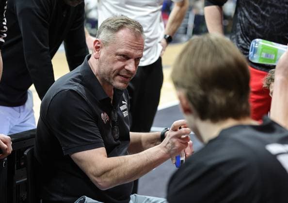 31.01.2026 - Basketball - Saison 2025 2026 - 2. Bundesliga Pro-A - 20. Spieltag: Nürnberg Falcons Basketball Club NBC - EPG Baskets Koblenz - Sportfoto Zink DaMa - xdaxmax - Ralph Junge ( Trainer Headcoach Nürnberg Falcons BC NBC ) gibt Anweisungen an Mannschaft Team