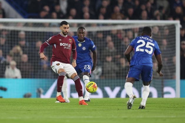 31st January 2026; Stamford Bridge, Chelsea, London, England: Premier League Football, Chelsea versus West Ham United; Taty Castellanos of West Ham United receiving the ball  KatiexChan Content restricted for UK based newspaper