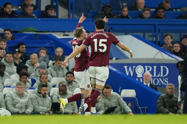 Chelsea v West Ham United, Premier League Jarrod Bowen of West Ham United celebrating his goal to make it 0-1 during the Chelsea v West Ham United Premier League match at Stamford Bridge, London, England on 31 January 2026 Credit: Dylan Hepworth Every Second Media Editorial use only. All images are copyright Every Second Media Limited. No images may be reproduced without prior permission. All rights reserved. Premier League and Football League images are subject to licensing agreements with Football DataCo Limited. see https: www.football-dataco.com Copyright: xIMAGO EveryxSecondxMediax ESM-1782-0029 DylanxHepworthx xEveryxSecondxMediax