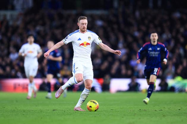 Leeds, England, 31st January 2026. Sean Longstaff of Leeds United runs with the ball during the Leeds United vs Arsenal Premier League match at Elland Road, Leeds. Picture credit should read: Jessica Hornby Sportimage EDITORIAL USE ONLY. No use with unauthorised audio, video, data, fixture lists, club league logos or live services. Online in-match use limited to 120 images, no video emulation. No use in betting, games or single club league player publications. SPI_105_JH_LEEDS_ARSENAL SPI-4494-0108