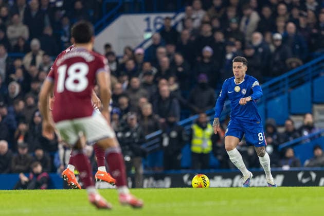 Chelsea v West Ham United, Premier League Chelsea midfielder Enzo Fernandez (8) during the Premier League match between Chelsea and West Ham United at Stamford Bridge, London, UK on 31 January 2026. London Stamford Bridge Greater London UK Editorial use only DataCo restrictions apply See www.football-dataco.com , Copyright: xToyinxOshodix PSI-23659-0009