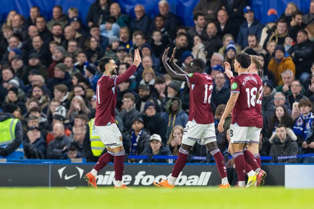 Chelsea v West Ham United, Premier League GOAL 0-1. West Ham United forward Valent’n Castellanos (11) celebrates with teammate, West Ham United defender El Hadji Malick Diouf (12) after a goal by West Ham United forward Jarrod Bowen (20) during the Premier League match between Chelsea and West Ham United at Stamford Bridge, London, UK on 31 January 2026. London Stamford Bridge Greater London UK Editorial use only DataCo restrictions apply See www.football-dataco.com , Copyright: xToyinxOshodix PSI-23659-0008
