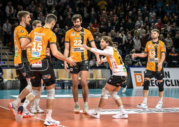 31.01.2026, xlakx, Volleyball 1.Bundesliga Herren, BR Volleys - FT 1844 Freiburg v.l.Moritz Reichert (BR Volleys), Jake Hanes (BR Volleys), Kyle Dagostino (BR Volleys), Ruben Schott (BR Volleys) Jubel Berlin