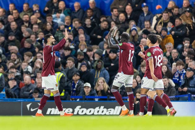 Chelsea v West Ham United, Premier League GOAL 0-1. West Ham United forward Valent’n Castellanos (11) celebrates with teammate, West Ham United defender El Hadji Malick Diouf (12) after a goal by West Ham United forward Jarrod Bowen (20) during the Premier League match between Chelsea and West Ham United at Stamford Bridge, London, UK on 31 January 2026. London Stamford Bridge Greater London UK Editorial use only DataCo restrictions apply See www.football-dataco.com , Copyright: xToyinxOshodix PSI-23659-0014