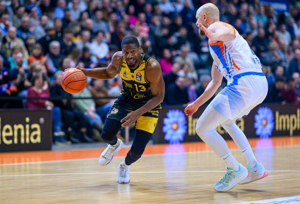 Yorman, Polas Bartolo (Forward, MHP Riesen Ludwigsburg, 13), Robin, Christen (Forward, Science City Jena, 8) GER, Science City Jena gegen MHP Riesen Ludwigsburg, easyCredit Basketball Bundesliga, 18.Spieltag, Saison 2025 2026, 31.01.2026 GER, Science City Jena gegen MHP Riesen Ludwigsburg, easyCredit Basketball Bundesliga, 18.Spieltag, Saison 2025 2026, 31.01.2026 Jena Copyright: xEibner-Pressefoto MartinxHerbstx EP_MHT