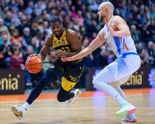 Yorman, Polas Bartolo (Forward, MHP Riesen Ludwigsburg, 13), Robin, Christen (Forward, Science City Jena, 8) GER, Science City Jena gegen MHP Riesen Ludwigsburg, easyCredit Basketball Bundesliga, 18.Spieltag, Saison 2025 2026, 31.01.2026 GER, Science City Jena gegen MHP Riesen Ludwigsburg, easyCredit Basketball Bundesliga, 18.Spieltag, Saison 2025 2026, 31.01.2026 Jena Copyright: xEibner-Pressefoto MartinxHerbstx EP_MHT