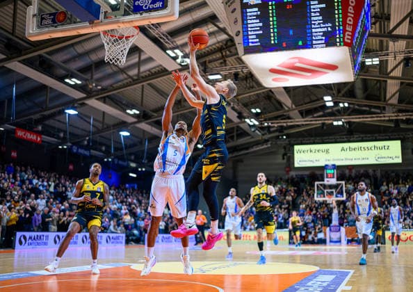 Chris, Carter (Guard, Science City Jena, 5), Toms, Skuja (Guard, MHP Riesen Ludwigsburg, 5), Elijah, Hughes (Forward, MHP Riesen Ludwigsburg, 7), Gavin, Schilling (Center, MHP Riesen Ludwigsburg, 34), Keith, Braxton (Forward, Science City Jena, 13) GER, Science City Jena gegen MHP Riesen Ludwigsburg, easyCredit Basketball Bundesliga, 18.Spieltag, Saison 2025 2026, 31.01.2026 GER, Science City Jena gegen MHP Riesen Ludwigsburg, easyCredit Basketball Bundesliga, 18.Spieltag, Saison 2025 2026, 31.01.2026 Jena Copyright: xEibner-Pressefoto MartinxHerbstx EP_MHT