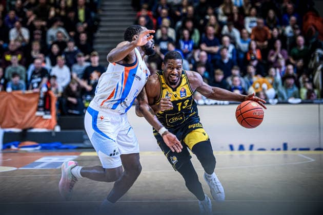 easycredit BBL Basketball Bundesliga 2025 2026 18. Spieltag 31.01.2026 Science City Jena vs MHP RIESEN Ludwigsburg v.re. am Ball Yorman Polas Bartolo (Lubu) gegen Naz Bohannon (Jena) Sparkassen Arena
