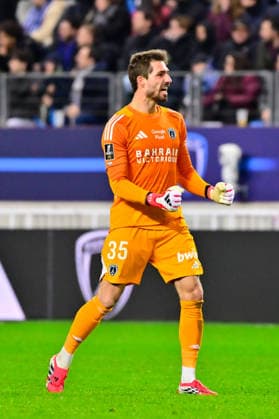 FOOTBALL : Paris FC vs Marseille - Ligue 1 - 31 01 2026 Kevin Trapp ( 35 - PFC ) celebrates during the Ligue 1 match between Paris FC and Olympique de Marseille at Stade Jean Bouin on January 31, 2026 in Paris, France. ( Photo by Federico Pestellini PsnewZ ) - ParisFrance  Copyright: xFedericoxPestellinix