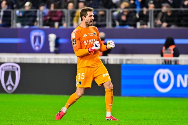 FOOTBALL : Paris FC vs Marseille - Ligue 1 - 31 01 2026 Kevin Trapp ( 35 - PFC ) celebrates during the Ligue 1 match between Paris FC and Olympique de Marseille at Stade Jean Bouin on January 31, 2026 in Paris, France. ( Photo by Federico Pestellini PsnewZ ) - ParisFrance  Copyright: xFedericoxPestellinix