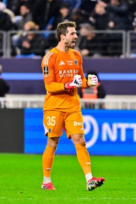 FOOTBALL : Paris FC vs Marseille - Ligue 1 - 31 01 2026 Kevin Trapp ( 35 - PFC ) celebrates during the Ligue 1 match between Paris FC and Olympique de Marseille at Stade Jean Bouin on January 31, 2026 in Paris, France. ( Photo by Federico Pestellini PsnewZ ) - ParisFrance  Copyright: xFedericoxPestellinix