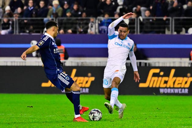 FOOTBALL : Paris FC vs Marseille - Ligue 1 - 31 01 2026 Mason Greenwood ( 10 - Olympique Marseille ) and Timothee Kolodziejczak ( 15 - PFC ) during the Ligue 1 match between Paris FC and Olympique de Marseille at Stade Jean Bouin on January 31, 2026 in Paris, France. ( Photo by Federico Pestellini PsnewZ ) - ParisFrance  Copyright: xFedericoxPestellinix