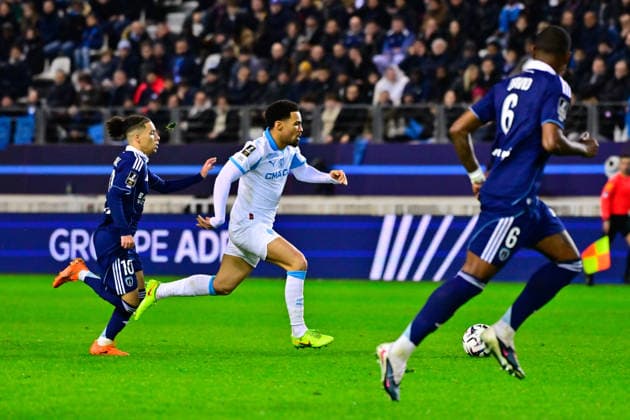 FOOTBALL : Paris FC vs Marseille - Ligue 1 - 31 01 2026 Ethan Nwaneri ( 11 - Olympique Marseille ) during the Ligue 1 match between Paris FC and Olympique de Marseille at Stade Jean Bouin on January 31, 2026 in Paris, France. ( Photo by Federico Pestellini PsnewZ ) - ParisFrance  Copyright: xFedericoxPestellinix