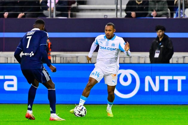 FOOTBALL : Paris FC vs Marseille - Ligue 1 - 31 01 2026 Alimami GORY ( 7 - PFC ) and Igor Paixao ( 14 - Olympique Marseille ) during the Ligue 1 match between Paris FC and Olympique de Marseille at Stade Jean Bouin on January 31, 2026 in Paris, France. ( Photo by Federico Pestellini PsnewZ ) - ParisFrance  Copyright: xFedericoxPestellinix