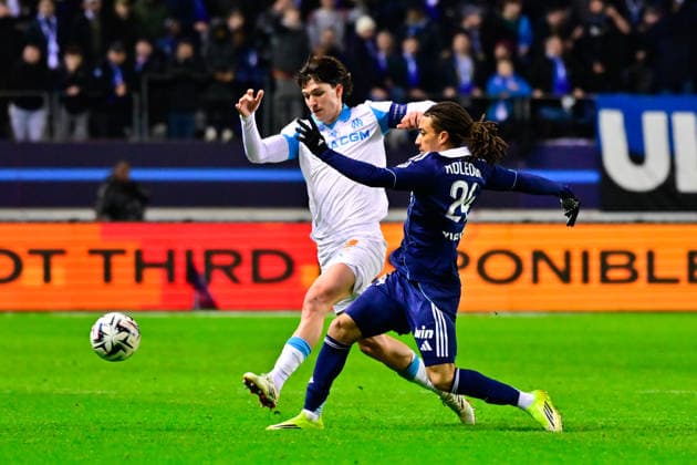 FOOTBALL : Paris FC vs Marseille - Ligue 1 - 31 01 2026 Leonardo BALERDI ( 5 - Olympique Marseille ) and Luca Koleosho ( 24 - PFC ) during the Ligue 1 match between Paris FC and Olympique de Marseille at Stade Jean Bouin on January 31, 2026 in Paris, France. ( Photo by Federico Pestellini PsnewZ ) - ParisFrance  Copyright: xFedericoxPestellinix