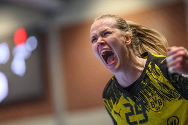 GER, Dortmund, Borussia Dortmund vs HSG Bensheim Auerbach Flames, Alsco Handball Bundesliga Frauen, Handball, DHB, Spielzeit 2025 2026, Sporthalle Wellinghofen, 15. Spieltag im Bild: Emma Olsson (Borussia Dortmund 29d), Jubel, Freude und Emotionen nach dem Tor gegen HSG Bensheim Auerbach Flames DFB DFL REGULATIONS PROHIBIT ANY USE OF PHOTOGRAPHS AS IMAGE SEQUENCES AND OR QUASI-VIDEO, 31.01.2026 *** GER, Dortmund, Borussia Dortmund vs HSG Bensheim Auerbach Flames, Alsco Handball Bundesliga Frauen, Handball, DHB, Spielzeit 2025 2026, Sporthalle Wellinghofen, 15 Spieltag im Bild Emma Olsson Borussia Dortmund 29d , Jubel, Freude und Emotionen nach dem Tor gegen HSG Bensheim Auerbach Flames DFB DFL REGULATIONS PROHIBIT ANY USE OF PHOTOGRAPHS AS IMAGE SEQUENCES AND OR QUASI VIDEO, 31 01 2026 Copyright: HMBxMedia HendrikxHamelau