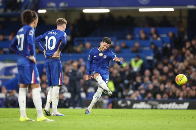 31st January 2026; Stamford Bridge, Chelsea, London, England: Premier League Football, Chelsea versus West Ham United; Enzo Fernandez of Chelsea shoots from a free kick which goes straight into the defending wall  KatiexChan Content restricted for UK based newspaper