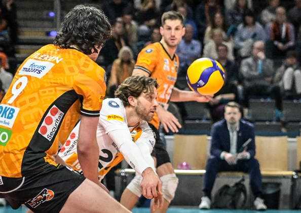 31.01.2026, xlakx, Volleyball 1.Bundesliga Herren, BR Volleys - FT 1844 Freiburg v.l. Nolan Flexen (BR Volleys), Kyle Dagostino (BR Volleys) Angriff Berlin