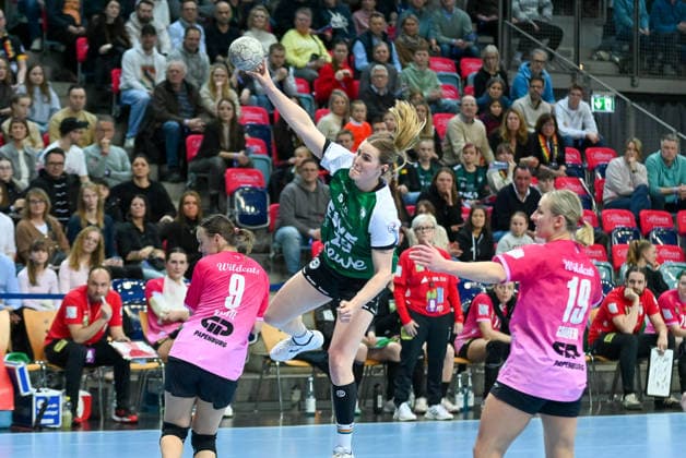Paulina Golla (VfL Oldenburg, 29) wirft VfL Oldenburg vs. SV Union Halle-Neustadt, ALSCO Handball Bundesliga Frauen, 15. Spieltag, Saison 2025 2026, 31.01.2026, VfL Oldenburg vs. SV Union Halle-Neustadt, ALSCO Handball Bundesliga Frauen, 15. Spieltag, Saison 2025 2026, 31.01.2026 Oldenburg Copyright: xEibner-Pressefoto RobertxGertzenx EP_RGN