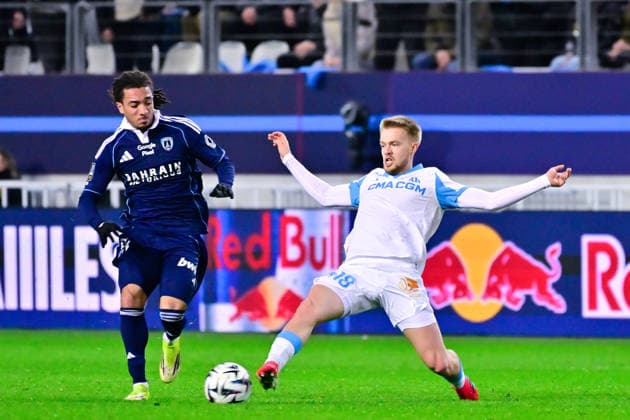 FOOTBALL : Paris FC vs Marseille - Ligue 1 - 31 01 2026 Luca Koleosho ( 24 - PFC ) and Arthur Vermeeren ( 18 - Olympique Marseille ) during the Ligue 1 match between Paris FC and Olympique de Marseille at Stade Jean Bouin on January 31, 2026 in Paris, France. ( Photo by Federico Pestellini PsnewZ ) - ParisFrance  Copyright: xFedericoxPestellinix