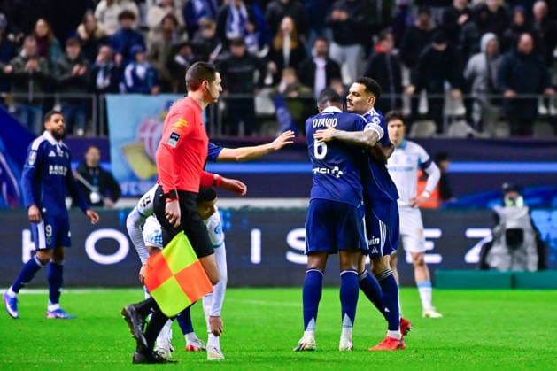 FOOTBALL : Paris FC vs Marseille - Ligue 1 - 31 01 2026 Timothee Kolodziejczak ( 15 - PFC ) and Otavio ( 6 - PFC ) celebrates following the Ligue 1 match between Paris FC and Olympique de Marseille at Stade Jean Bouin on January 31, 2026 in Paris, France. ( Photo by Federico Pestellini PsnewZ ) - ParisFrance  Copyright: xFedericoxPestellinix