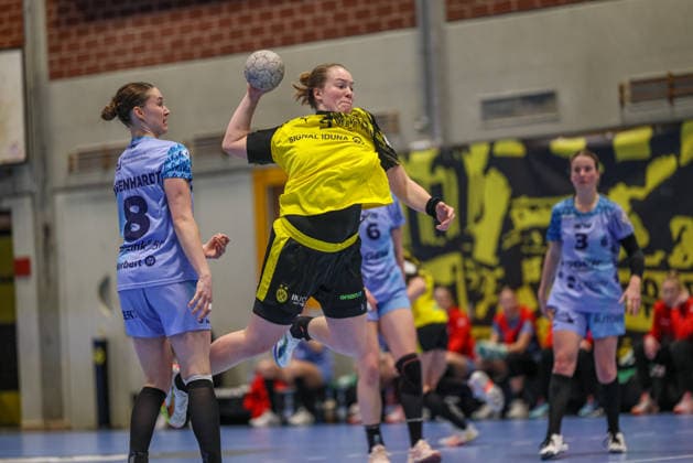 GER, Dortmund, Borussia Dortmund vs HSG Bensheim Auerbach Flames, Alsco Handball Bundesliga Frauen, Handball, DHB, Spielzeit 2025 2026, Sporthalle Wellinghofen, 15. Spieltag im Bild v.l.: Lena Degenhardt (HSG Bensheim Auerbach Flames Frauen 8), Lisa Antl (Borussia Dortmund Handball 9) DFB DFL REGULATIONS PROHIBIT ANY USE OF PHOTOGRAPHS AS IMAGE SEQUENCES AND OR QUASI-VIDEO, 31.01.2026 Copyright: HMBxMedia HendrikxHamelau