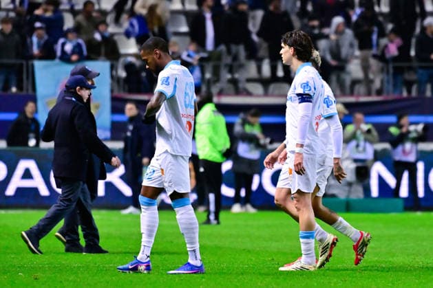 FOOTBALL : Paris FC vs Marseille - Ligue 1 - 31 01 2026 Olympique Marseille players look dejected following the Ligue 1 match between Paris FC and Olympique de Marseille at Stade Jean Bouin on January 31, 2026 in Paris, France. ( Photo by Federico Pestellini PsnewZ ) - ParisFrance  Copyright: xFedericoxPestellinix