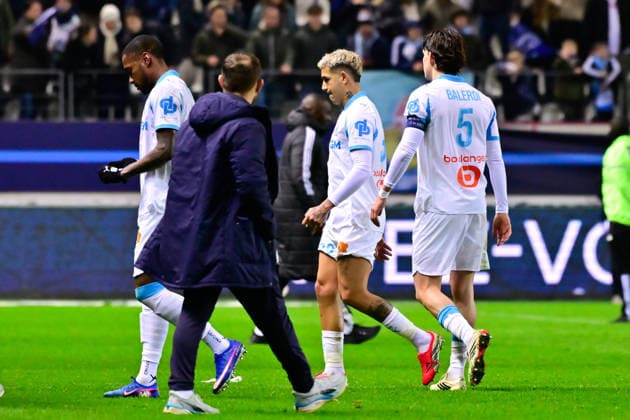 FOOTBALL : Paris FC vs Marseille - Ligue 1 - 31 01 2026 Olympique Marseille players look dejected following the Ligue 1 match between Paris FC and Olympique de Marseille at Stade Jean Bouin on January 31, 2026 in Paris, France. ( Photo by Federico Pestellini PsnewZ ) - ParisFrance  Copyright: xFedericoxPestellinix