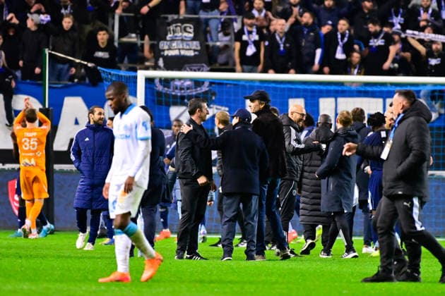 FOOTBALL : Paris FC vs Marseille - Ligue 1 - 31 01 2026 Stephane GILLI ( coach PFC )and Antoine Arnault ( owner PFC ) celebrate following the Ligue 1 match between Paris FC and Olympique de Marseille at Stade Jean Bouin on January 31, 2026 in Paris, France. ( Photo by Federico Pestellini PsnewZ ) - ParisFrance  Copyright: xFedericoxPestellinix