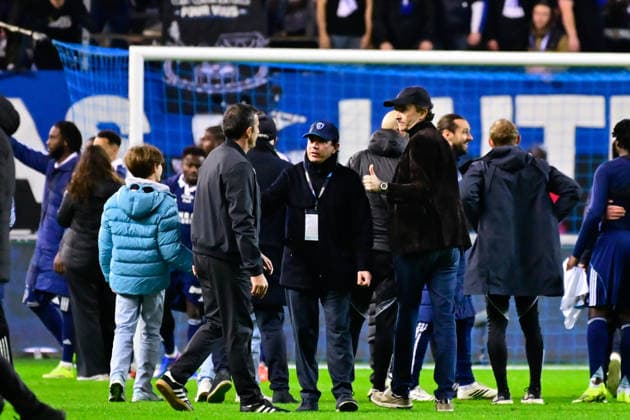FOOTBALL : Paris FC vs Marseille - Ligue 1 - 31 01 2026 Stephane GILLI ( coach PFC )and Antoine Arnault ( owner PFC ) celebrate following the Ligue 1 match between Paris FC and Olympique de Marseille at Stade Jean Bouin on January 31, 2026 in Paris, France. ( Photo by Federico Pestellini PsnewZ ) - ParisFrance  Copyright: xFedericoxPestellinix