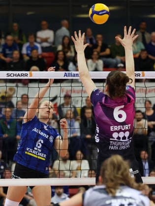 31.01.2026, Deutschland, Stuttgart Volleyball Allianz MTV Stuttgart vs. Schwarz-Weiß Erfurt, Antonia Stautz (Stuttgart, links)