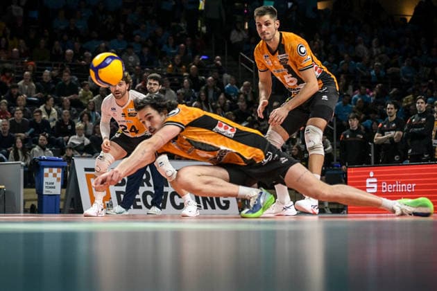 31.01.2026, xlakx, Volleyball 1.Bundesliga Herren, BR Volleys - FT 1844 Freiburg v.l. Nolan Flexen (BR Volleys) Annahme Berlin